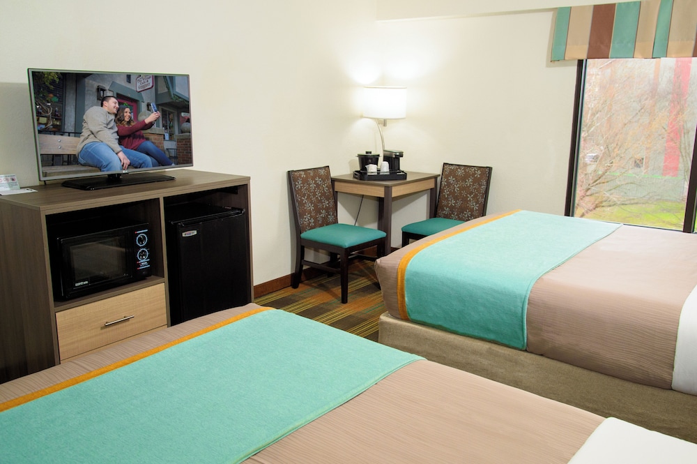 Pigeon River Inn 31/65