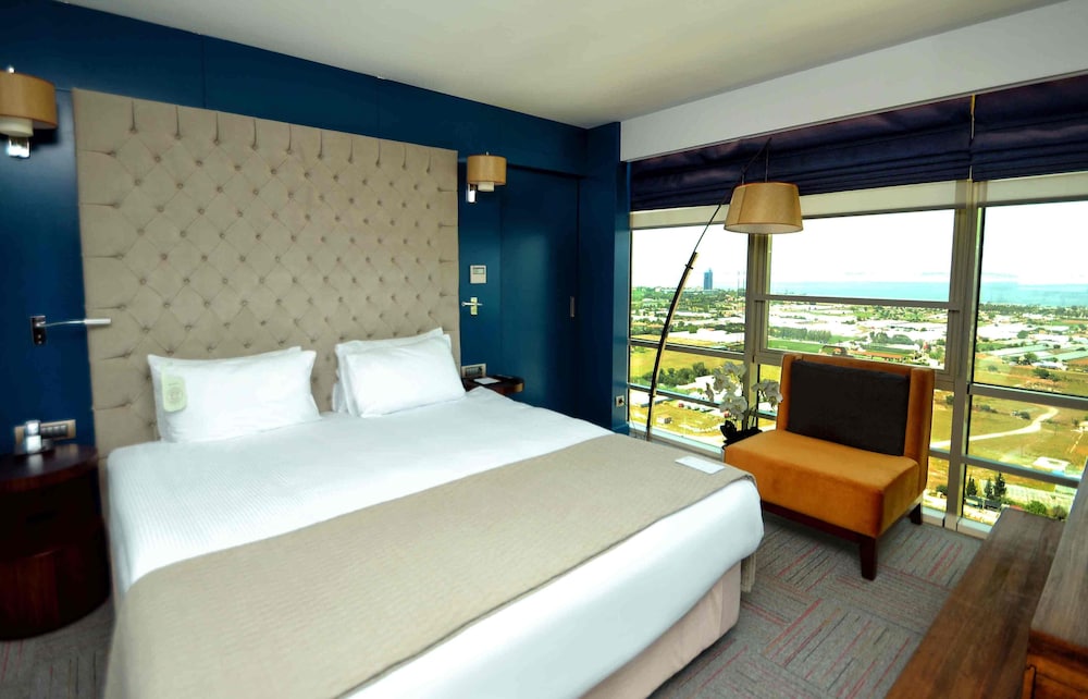 EXECUTIVE, SUITE, KING BED, SEA VIEW
