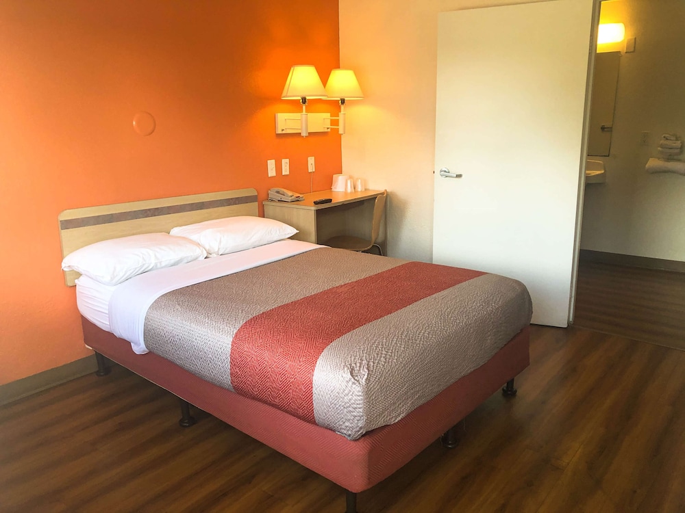 Motel6 Jacksonville, FL - Orange Park 35/60