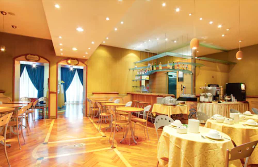 Hotel Corot 22/33