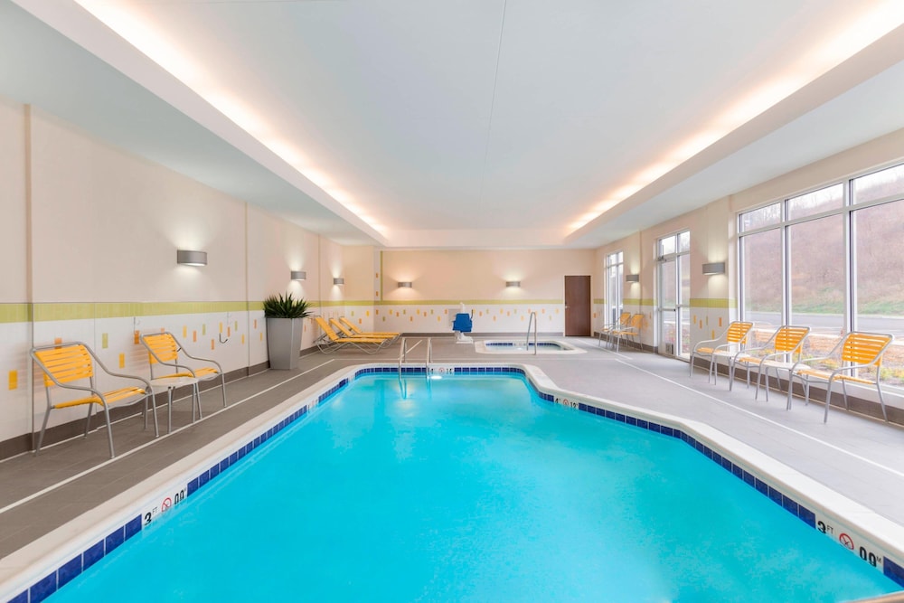 Fairfield Inn & Suites Pittsburgh Airport/Robinson Township 12/30