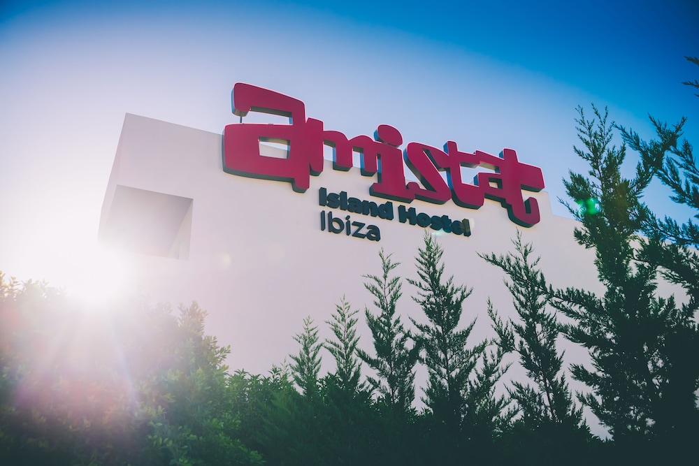 Amistat Island Hostel Ibiza 3/100