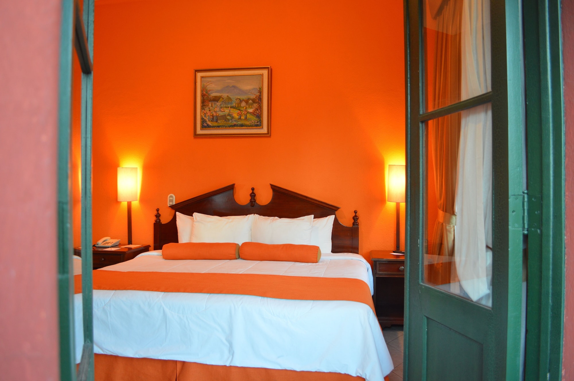 SUITE, KING BED