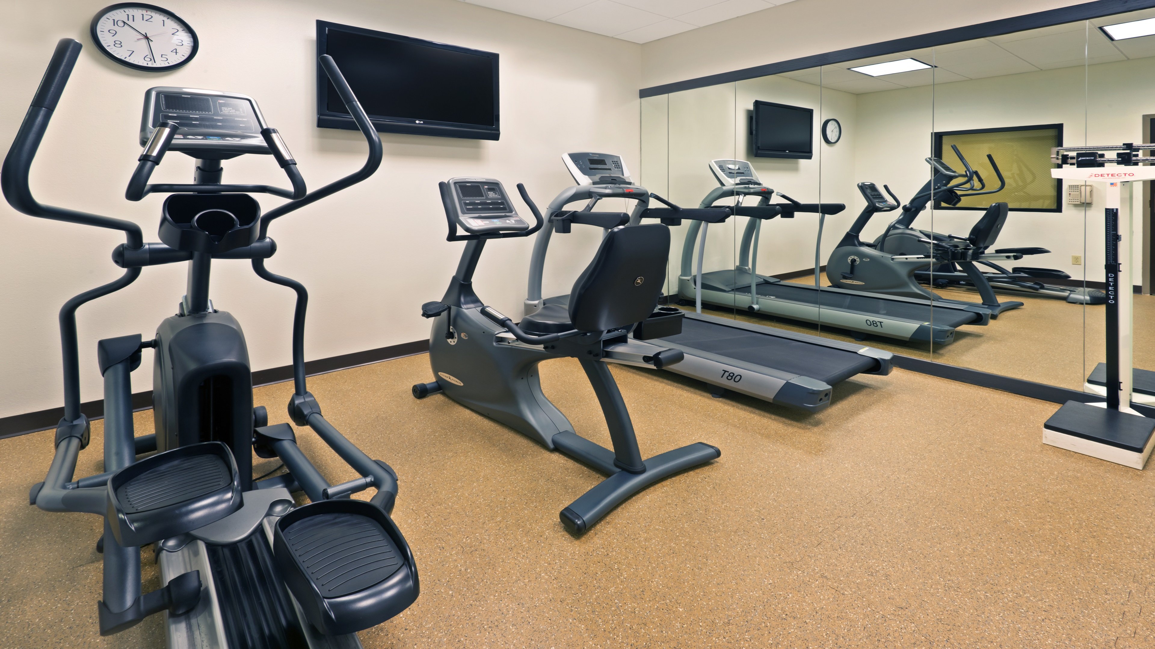 Holiday Inn Express Hotel Suites Colby 39/60