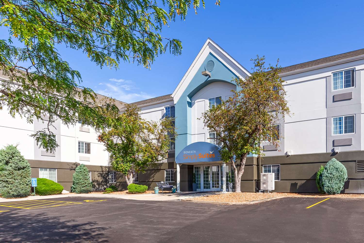 Sonesta Simply Suites St Louis Earth City 33/35