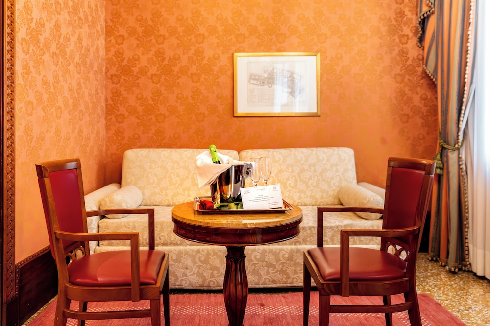 Al Ponte Dei Sospiri Junior Suites 42/50