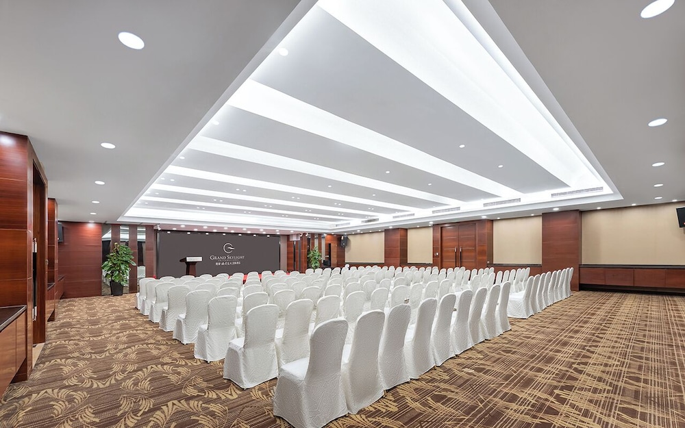Grand Skylight International Hotel Guanlan 8/50