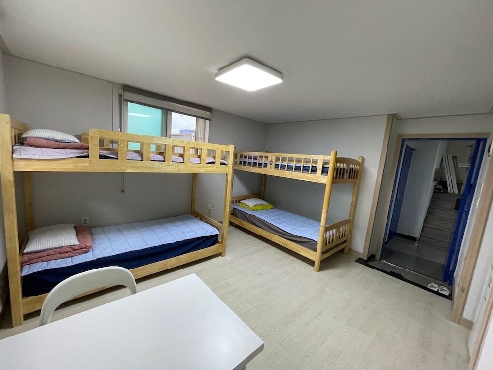 Twin Rabbit Guesthouse 42/51