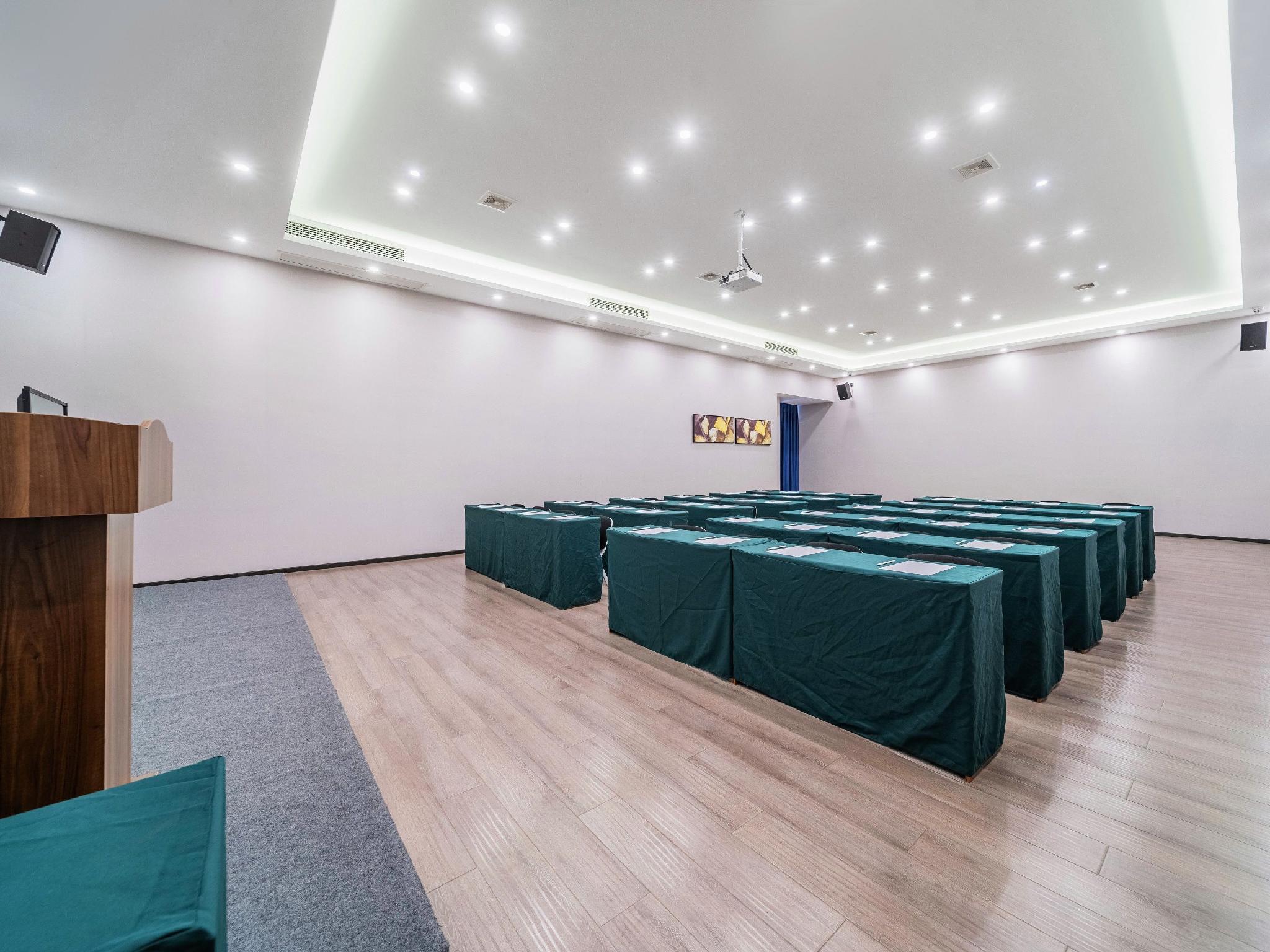 7 days premium hotel(Chongqing T3 terminal store) 13/55