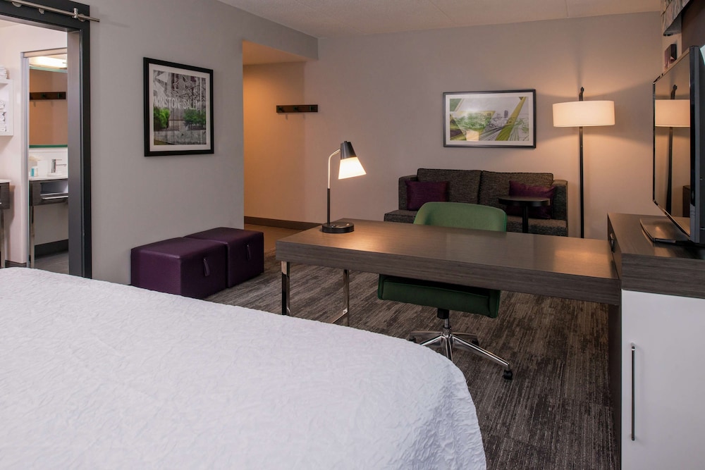 Hampton Inn And Suites Winston Salem Downtown 22/53