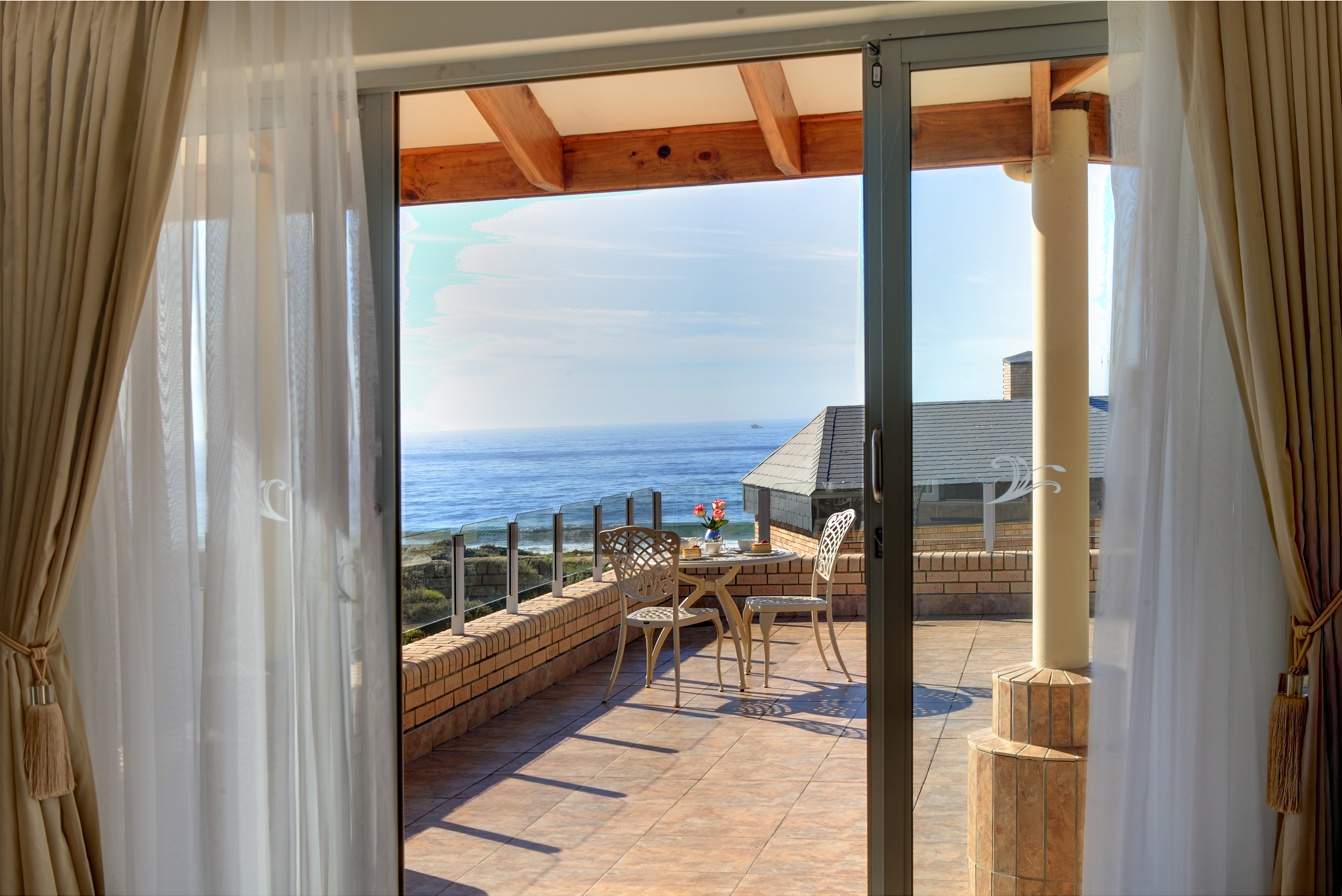 African Oceans Manor Guest House 24/50