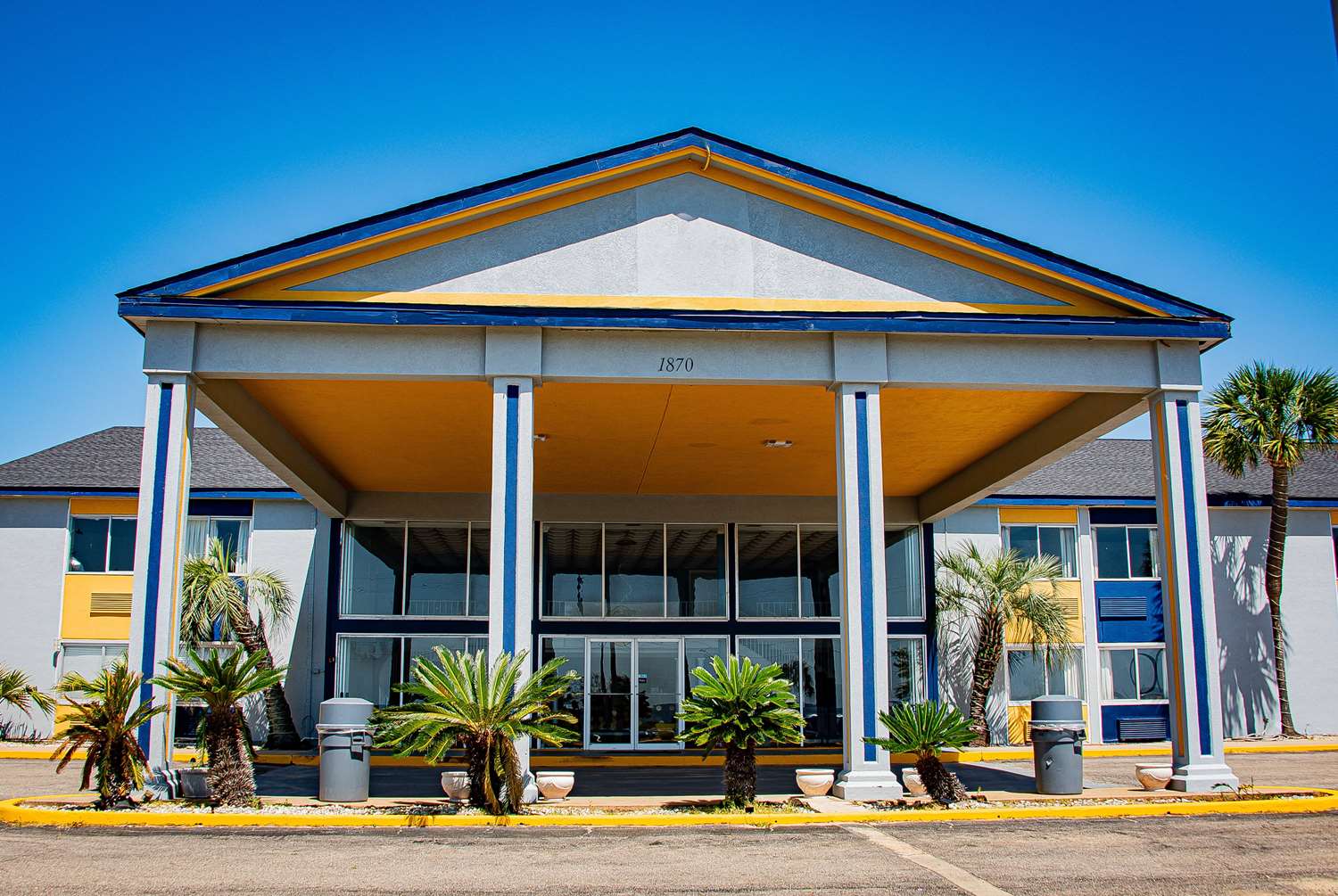 Super 8 by Wyndham Biloxi 2/43