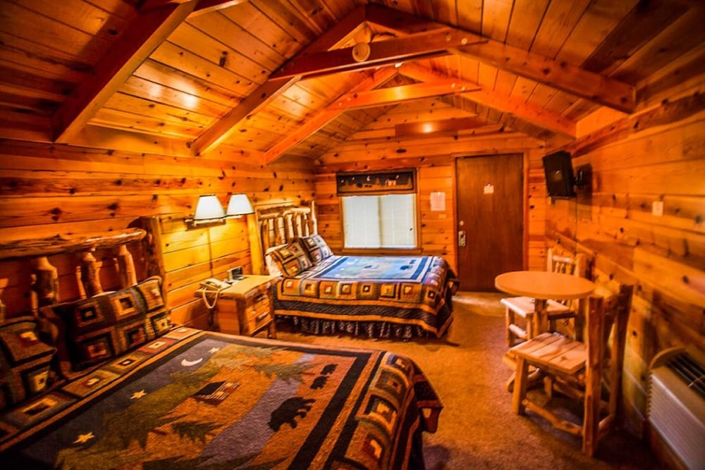 Bryce Country Cabins 24/70