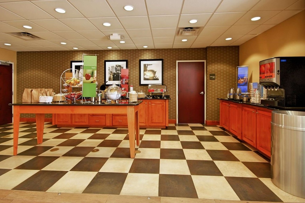 Hampton Inn Suites New Iberia Avery Island 8/47