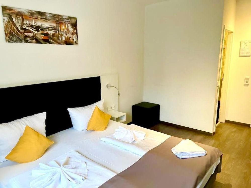 Alfa Hotel Berlin 11/50