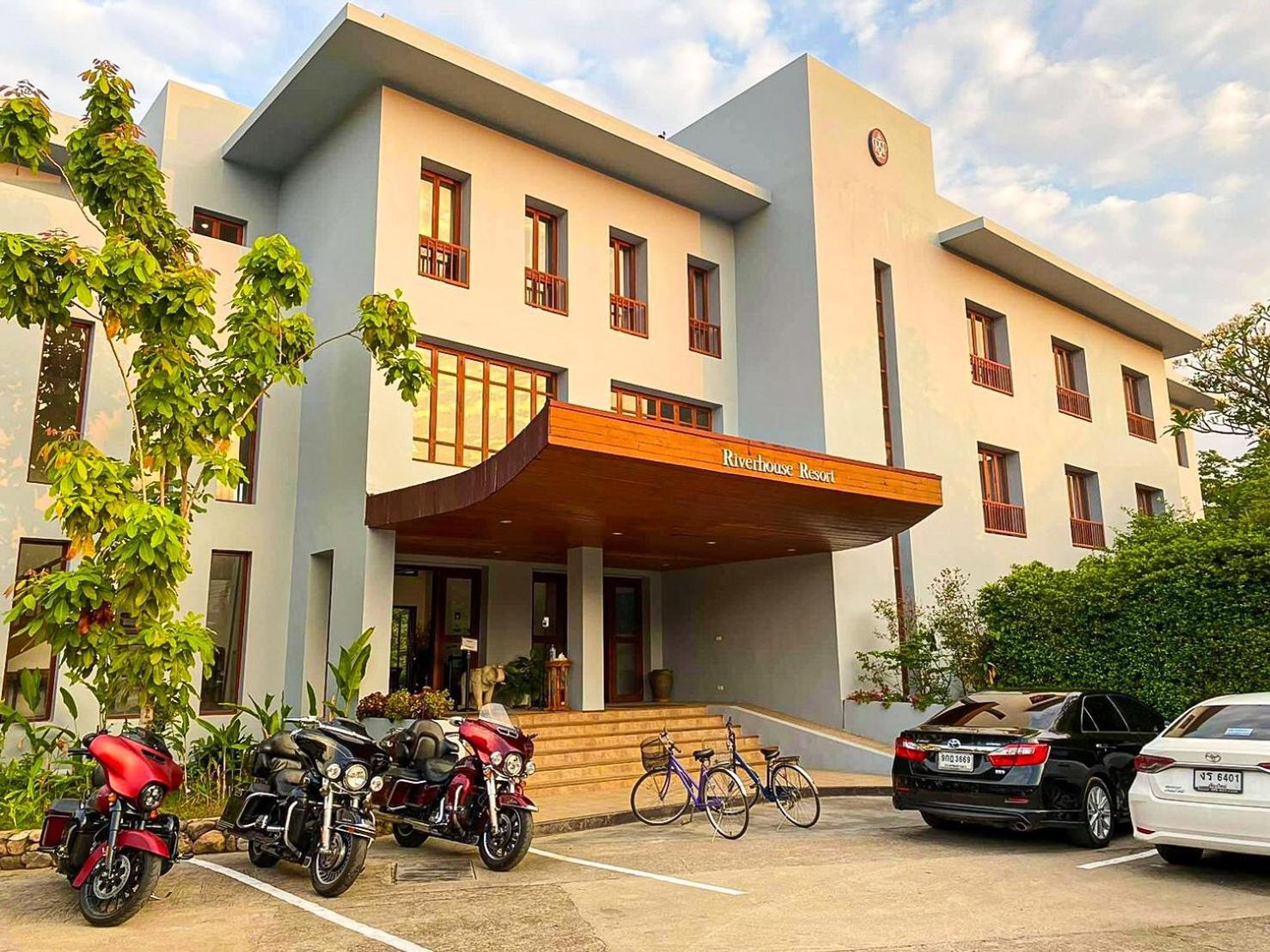 RIVERHOUSE RESORT 65/78