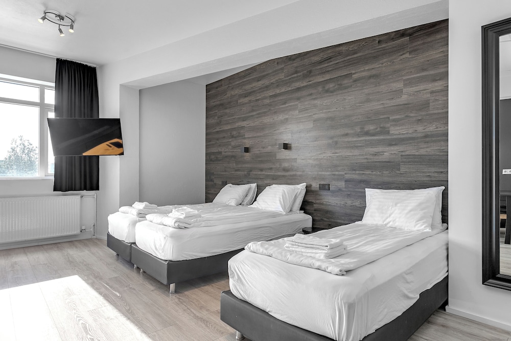FAMILY, STUDIO, APARTMENT