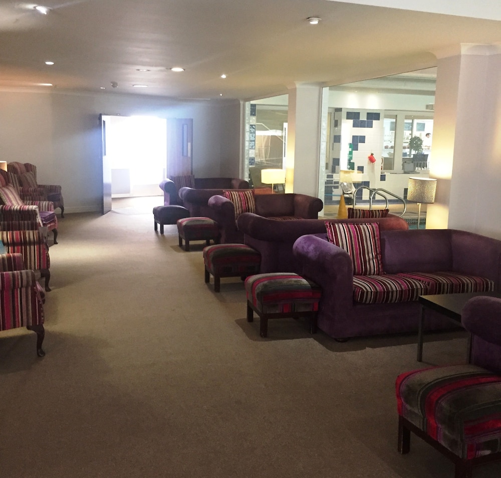 Dalmeny Resort Hotel 32/38
