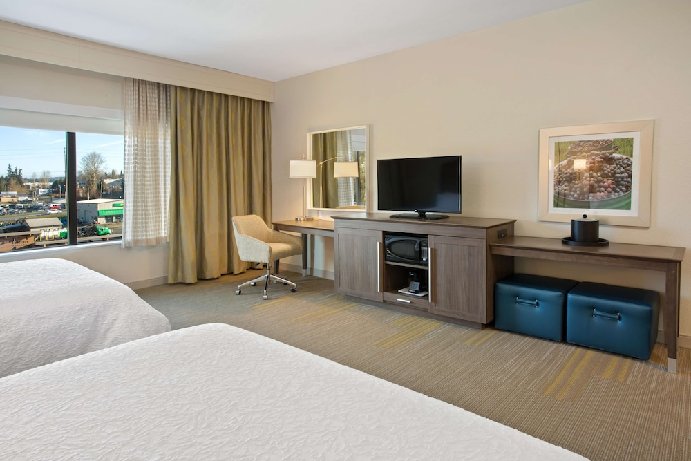Hampton Inn & Suites-Seattle Woodinville WA 9/51