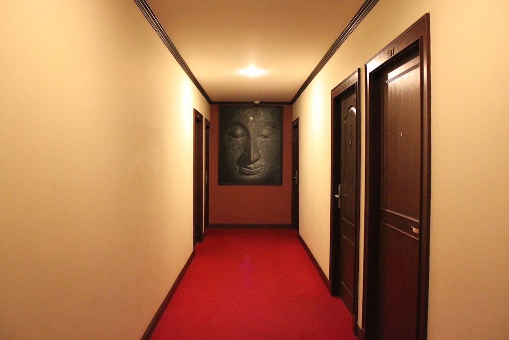Hemingway's Hotel 25/39