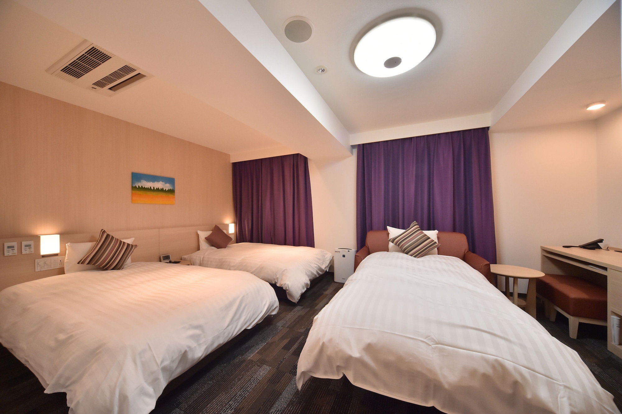 DELUXE, TWIN BEDS