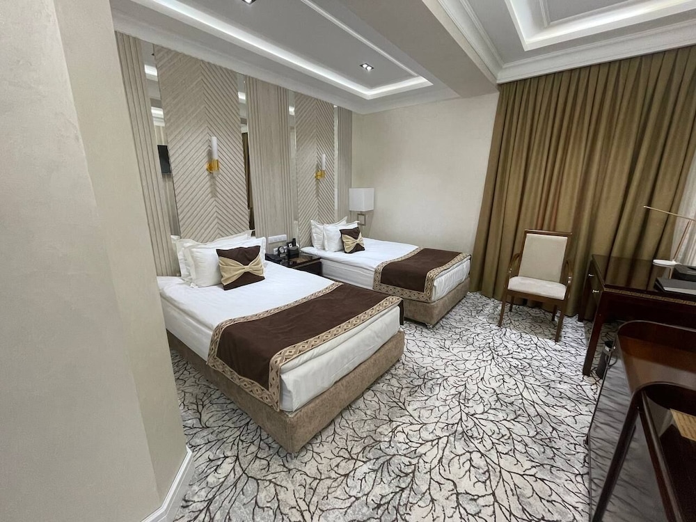 Grand Hotel Zarafshan 25/50