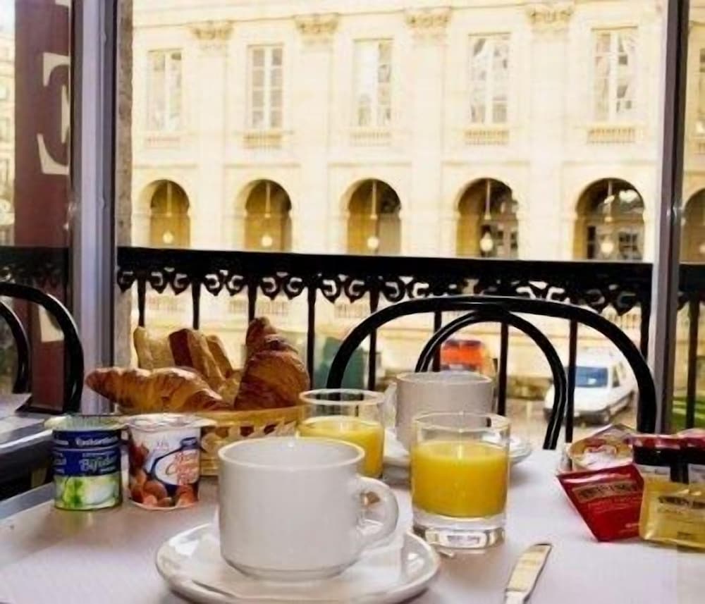 Hotel De l Opera 30/45