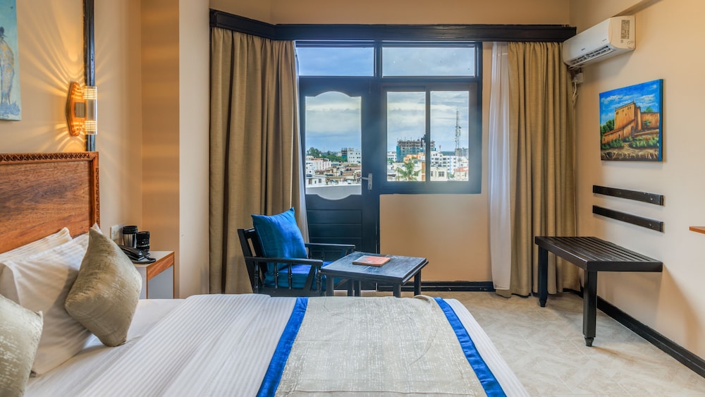 Hotel Sapphire 18/49