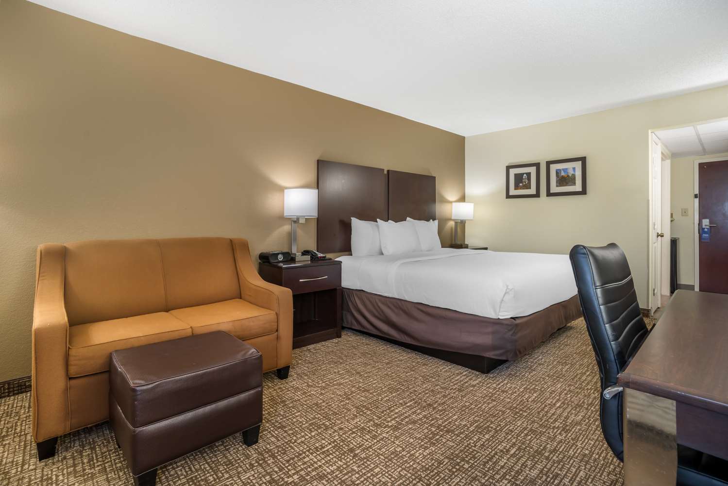 Comfort Inn & Suites Cornelius Lake Norman NC 21/47