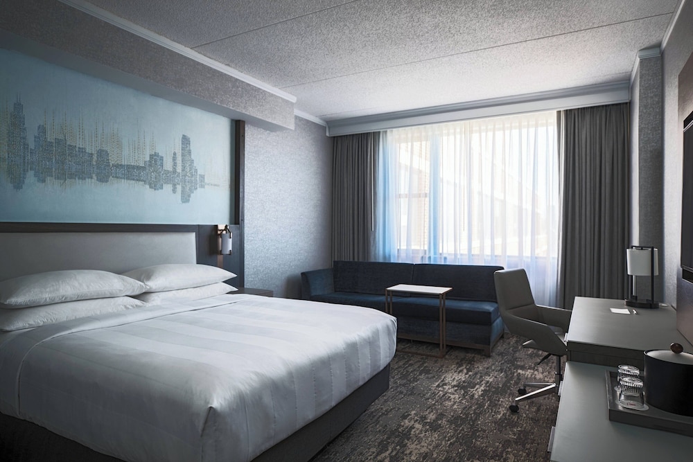 ROOM, KING BED