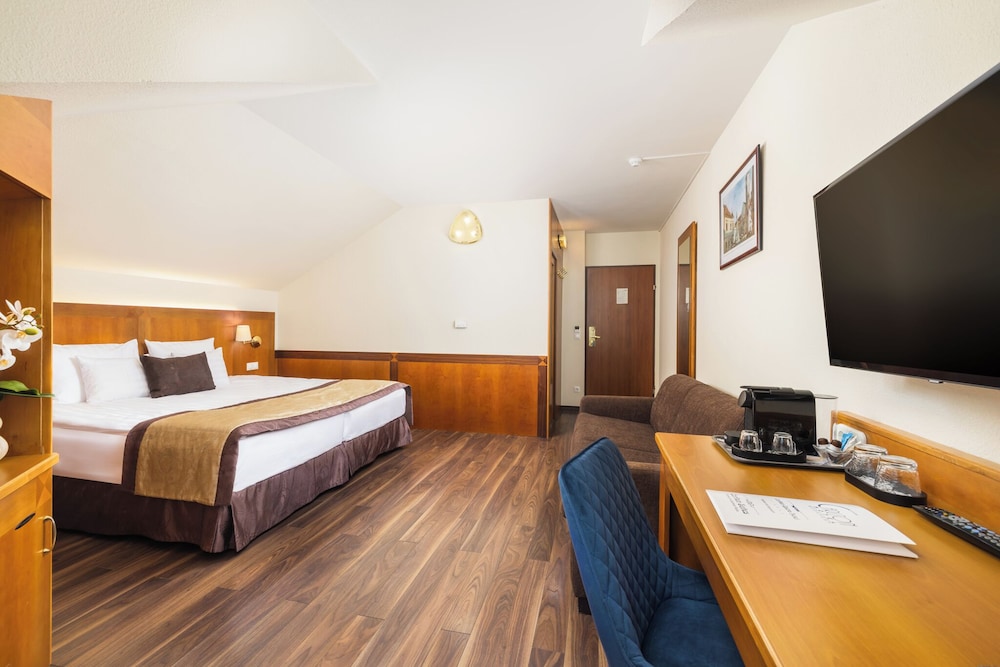 Carlton Hotel Buda Castle 33/64