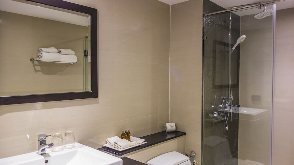 Unique Regency Hotel Pattaya 55/59