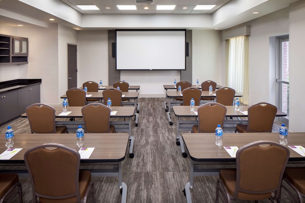 Hyatt Place Long Island East End 34/44