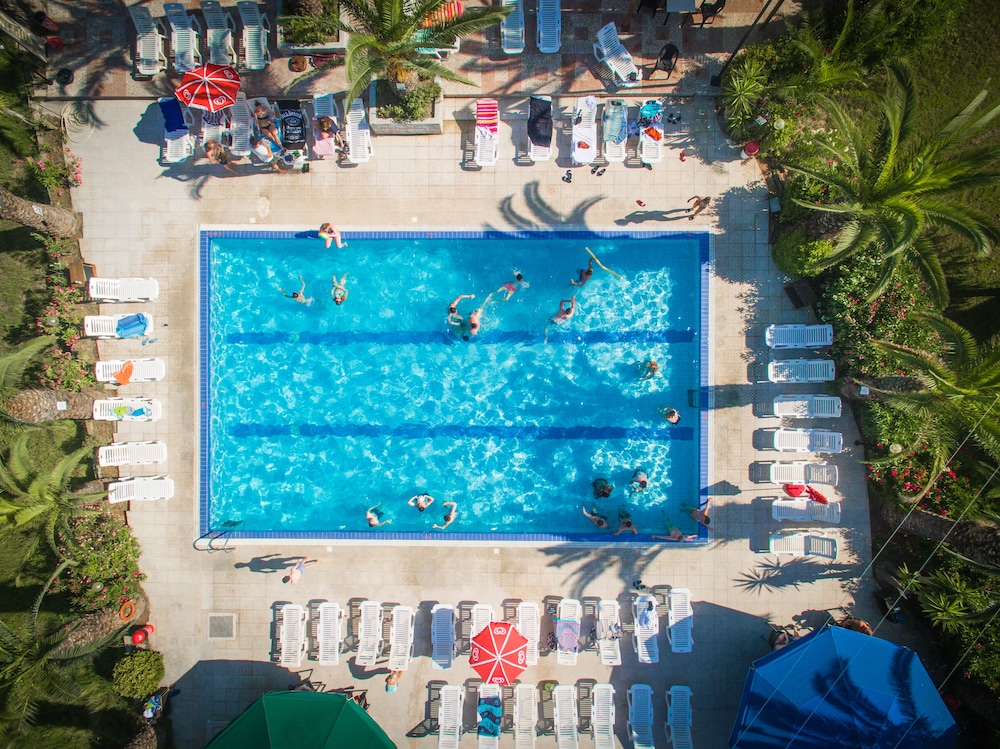 Morfeas Hotel 3/43