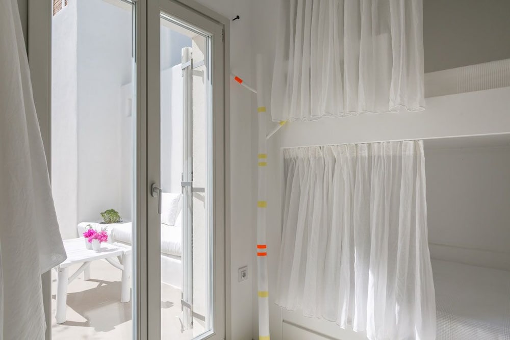 Seven Santa Maria Paros Boutique Hotel 35/36