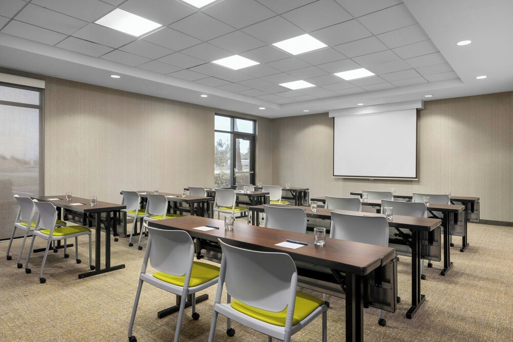 Springhill Suites Fresno 40/46