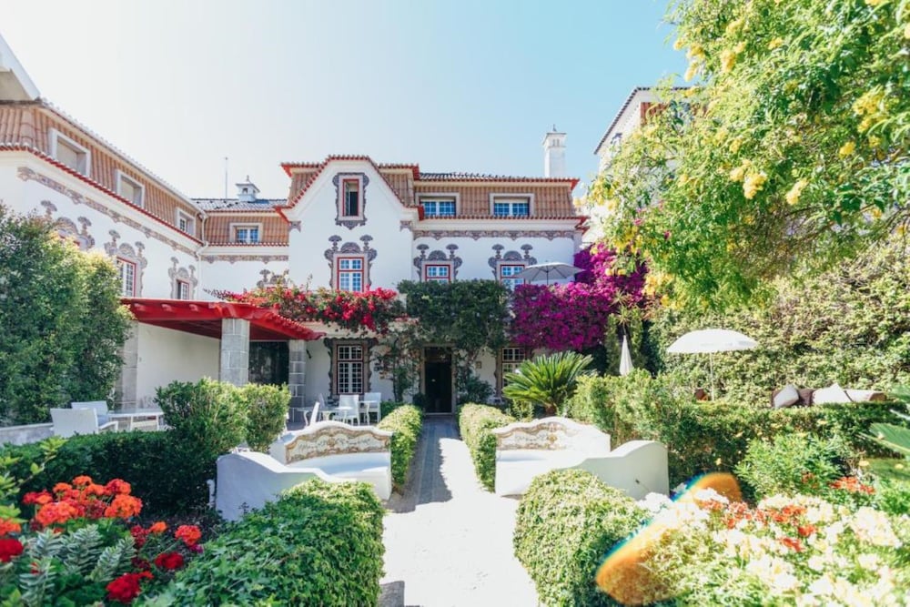The Pergola Boutique Hotel 52/57