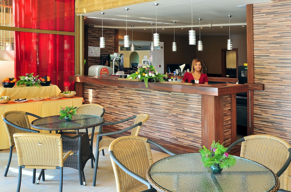 Havana Casino Hotel And Spa 6/42