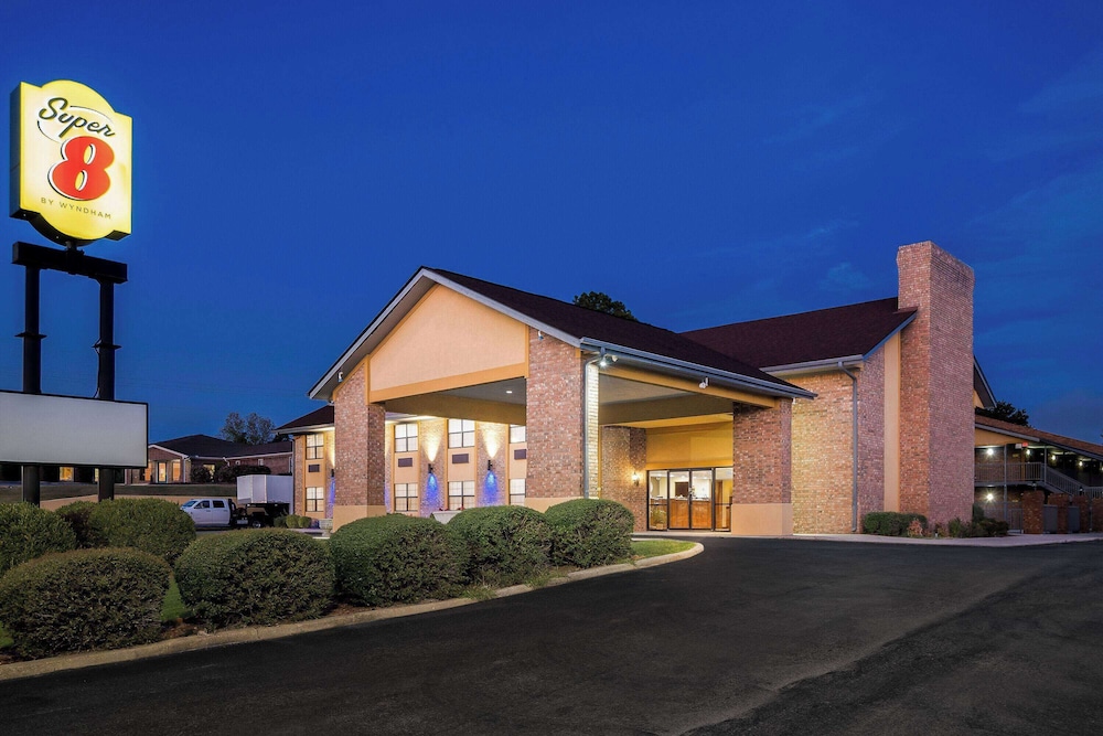 Super 8 by Wyndham Paragould 2/50