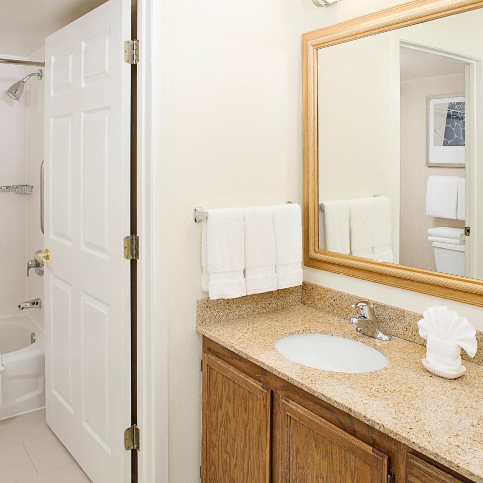 جناح بسرير كوين بغرفتي نوم مع أريكة، Residence Inn By Marriott O Apos Hare 3/5