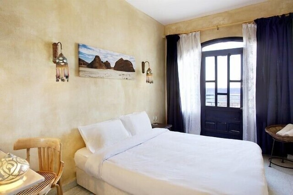 Bedouin Moon Hotel 6/50