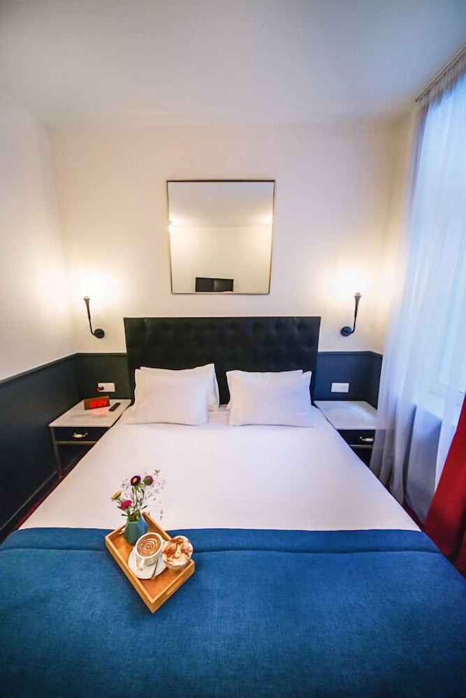 Hotel King Gorgasali 15/36