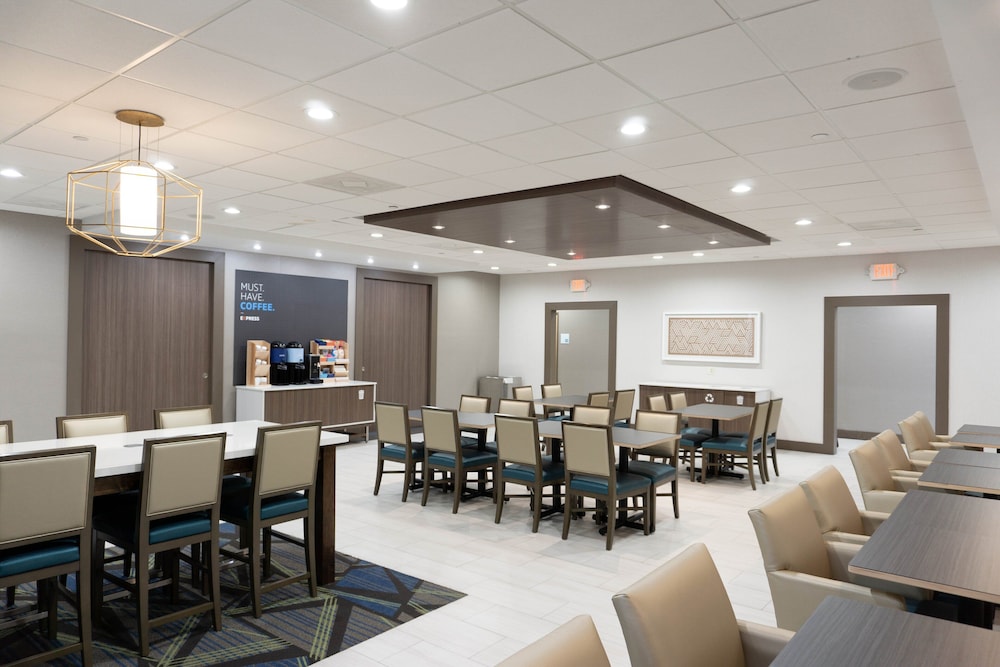 Holiday Inn Express Hotel And Suites Los Angeles Downtown West 45/55