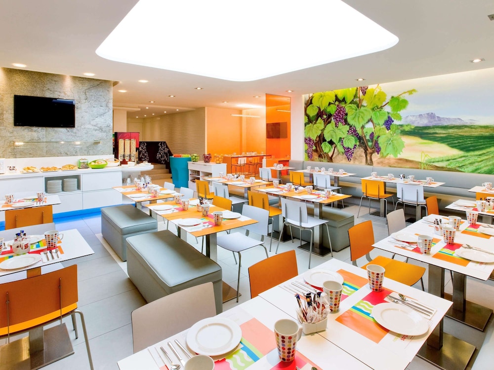 Ibis Styles Madrid Prado 32/50