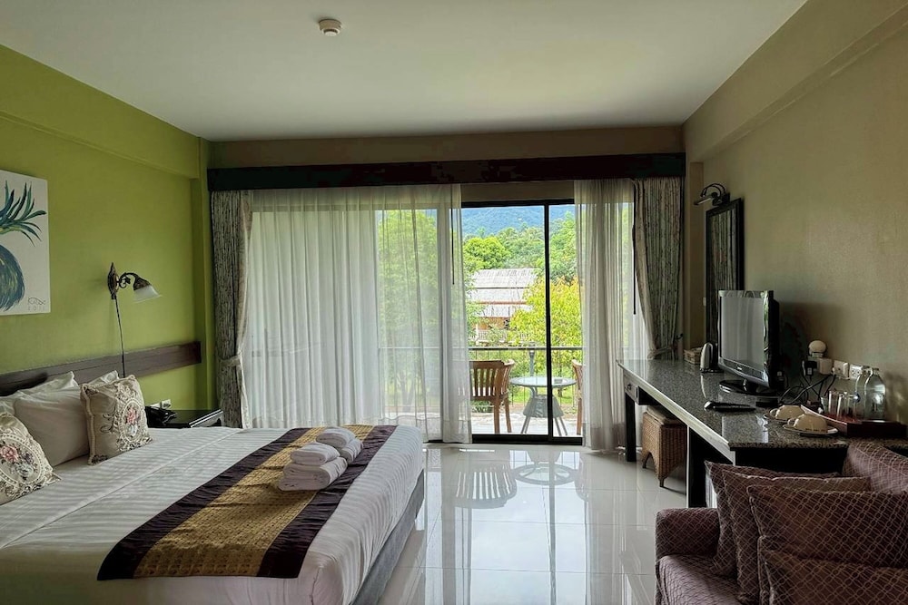 POONYAMANTRA RESORT 20/75