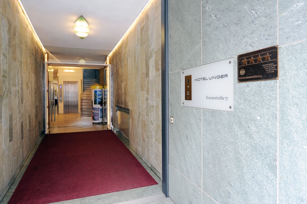 UNGER HOTEL 34/61