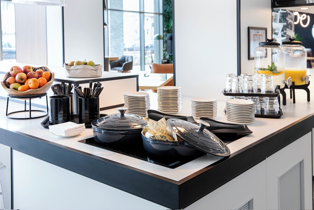 LOGINN Hotel Koln Airport 32/48
