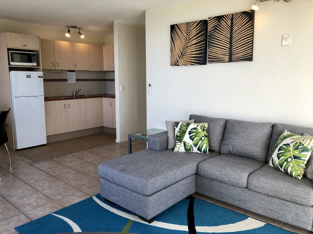 HI HO BEACH APARTMENTS 38/69