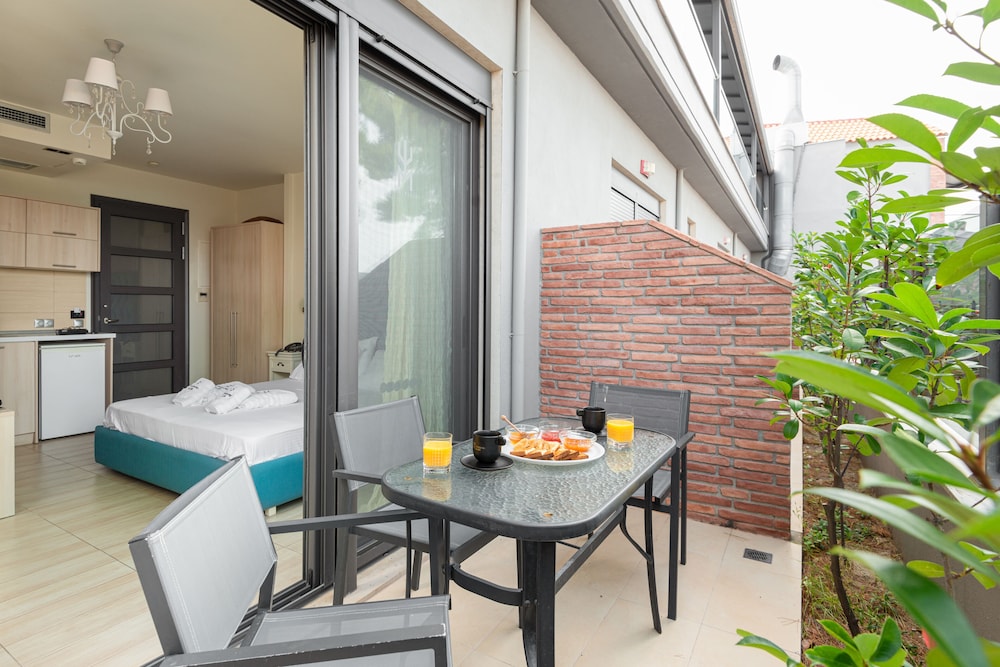 Flegra Beach Boutique Apartments 26/48