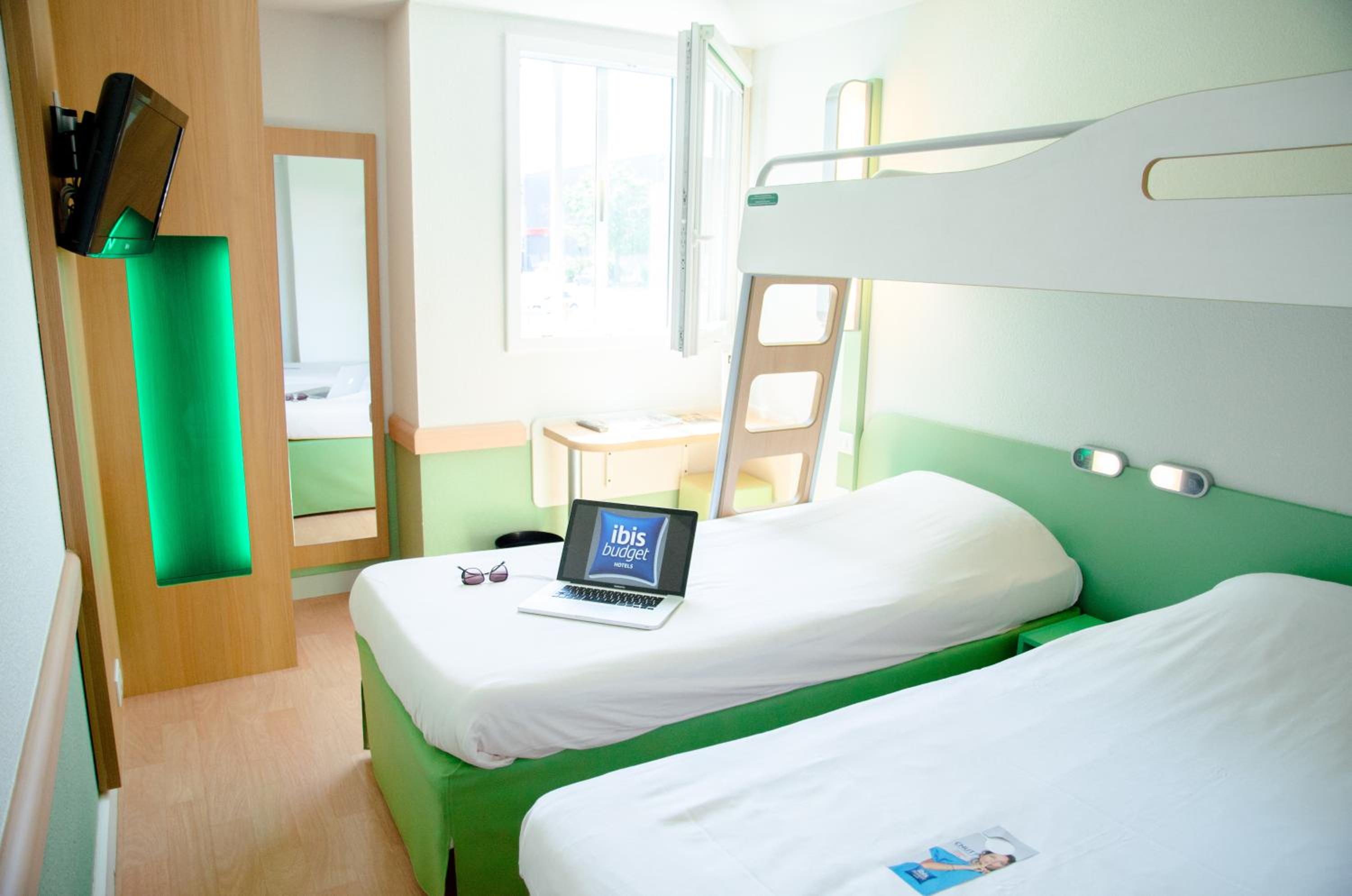 Room, Triple, Twin Beds, Bunk Bed, 3 Beds